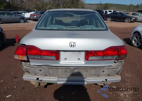 2002 Honda Accord 3.0 Lx из США, поврежденный, VIN 1HGCG16482A010041